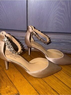 Badgley Mishka Silver Silk Heels Sz 8 1/2 (9)